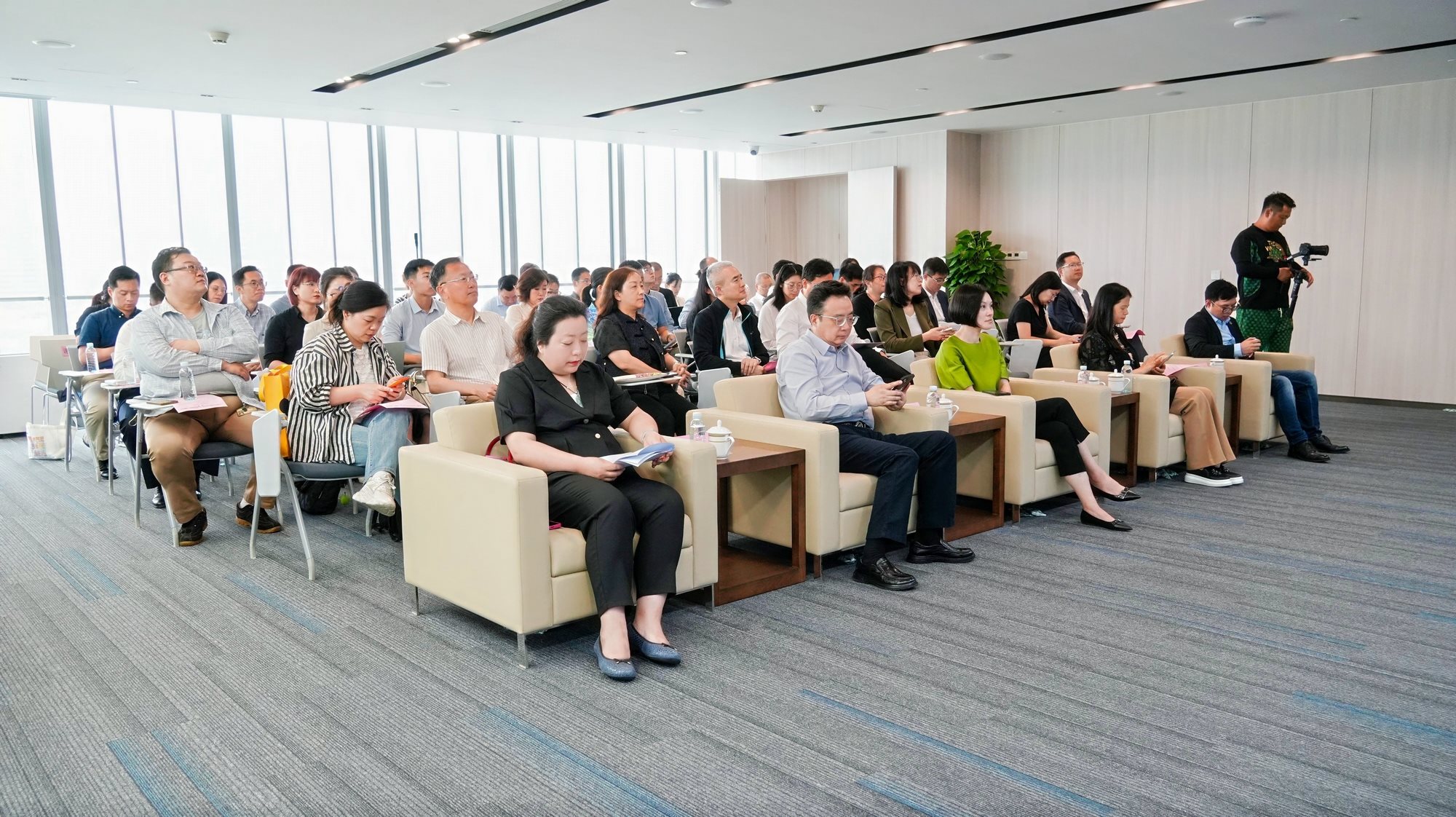 Leverage受邀参加上汽集团“工会践行ESG理念,助力企业出海跨洋”课题组论坛 Leverage受邀参加上汽集团“工会践行ESG理念,助力企业出海跨洋”课题组论坛