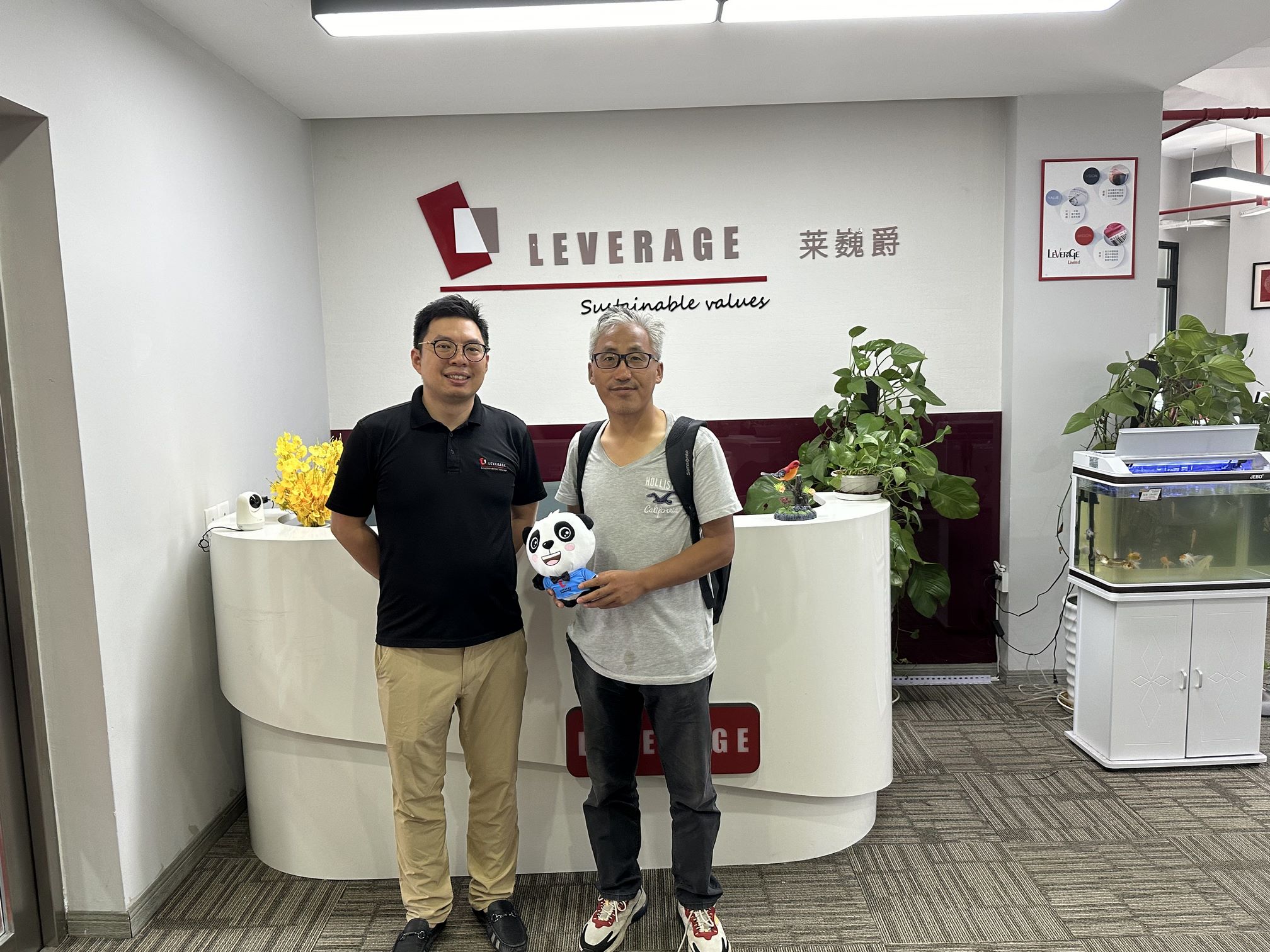 仁渡海洋理事长刘永龙到访Leverage 仁渡海洋理事长刘永龙到访Leverage